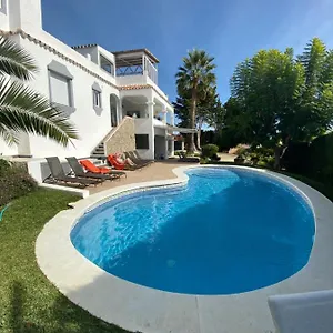 Luxury With Garden, Pool And Jacuzzi By Varenso Holidays Villa